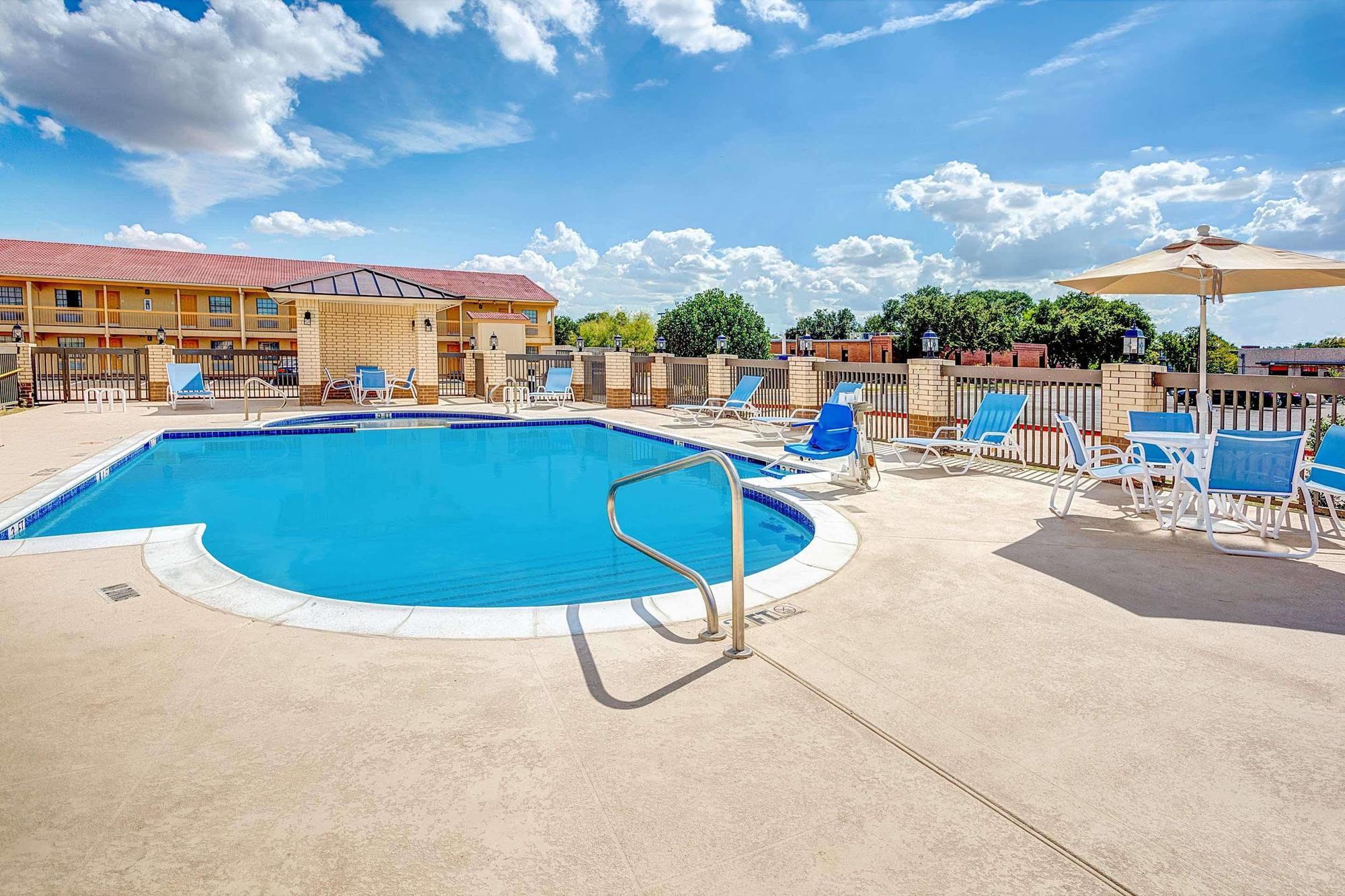 Arya Inn & Suites Farmers Branch Luaran gambar